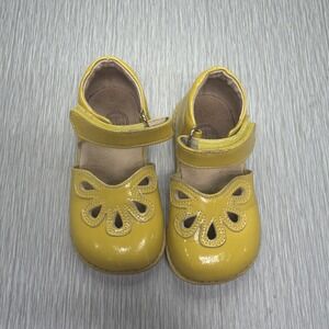 Livie & Luca Girls Patent‎ Leather Mary Jane Shoes Yellow Size 8